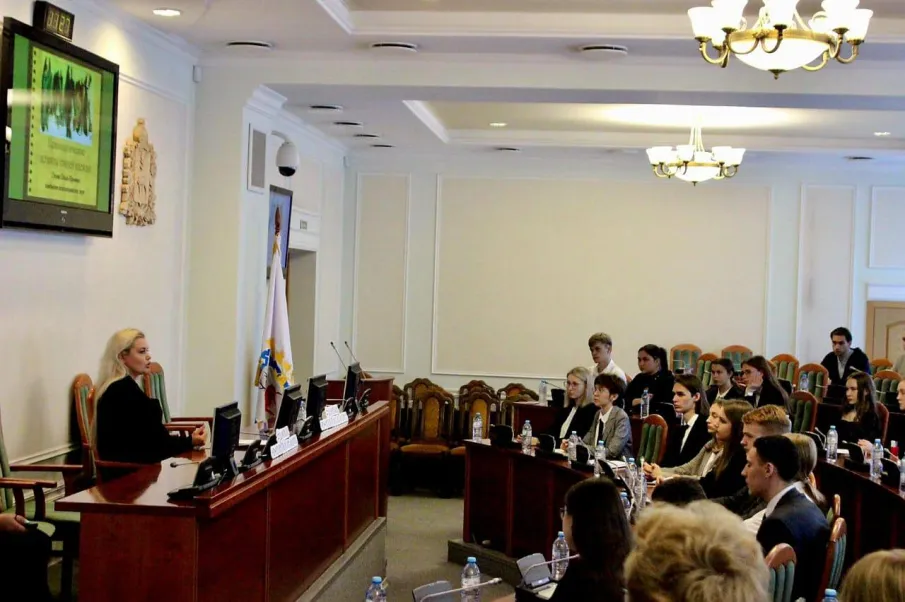 Ольга Гусева провела лекцию для участников проекта «Школа юного дипломата»