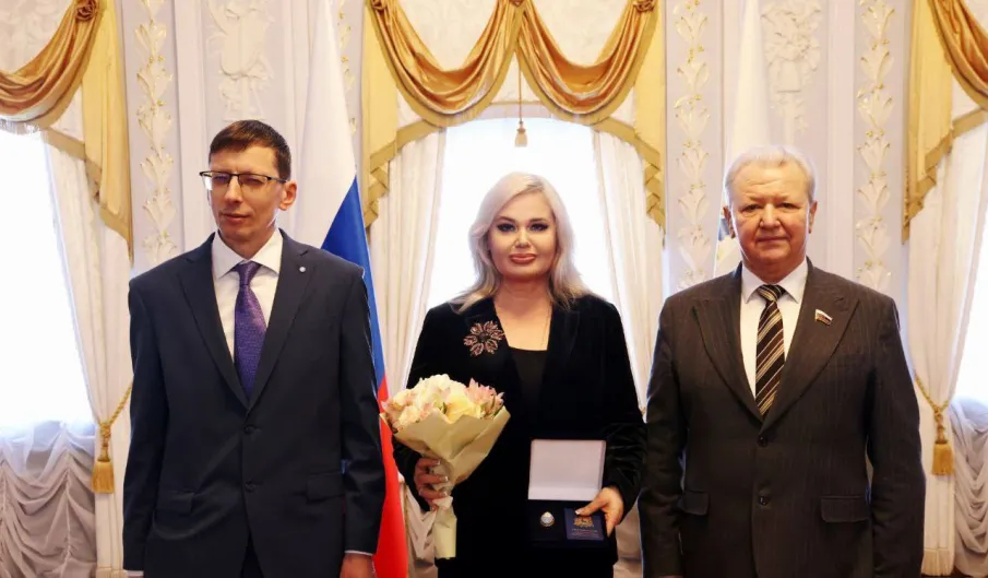 Поздравляем Ольгу Юрьевну Гусеву с высокой наградой!