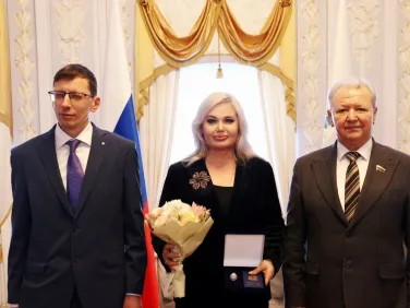 Поздравляем Ольгу Юрьевну Гусеву с высокой наградой!