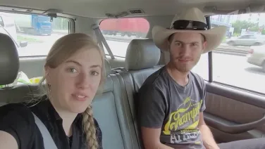 Все больше иностранцев переезжают в Россию, а потом помогают другим поступить так же