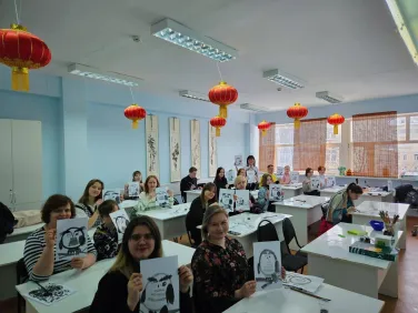 В Институте Конфуция состоялся мастер-класс по китайской живописи