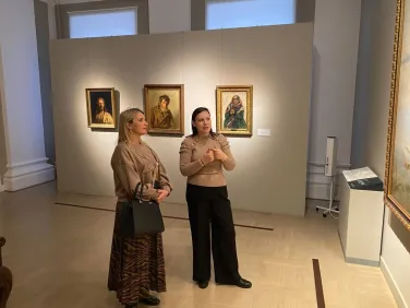 Елена Прица прибыла в Нижний Новгород для участия в ЭКГ-форуме ответственного бизнеса «СО.ЗНАНИЕ»
