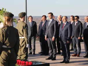 Глеб Никитин и Никол Пашинян возложили цветы к Вечному огню в Нижегородском кремле
