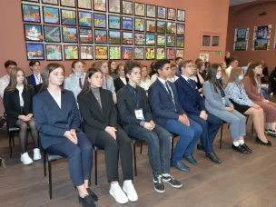 Гостям «ИнтерВолги-2021» показали праздничное световое шоу на Нижегородской телебашне