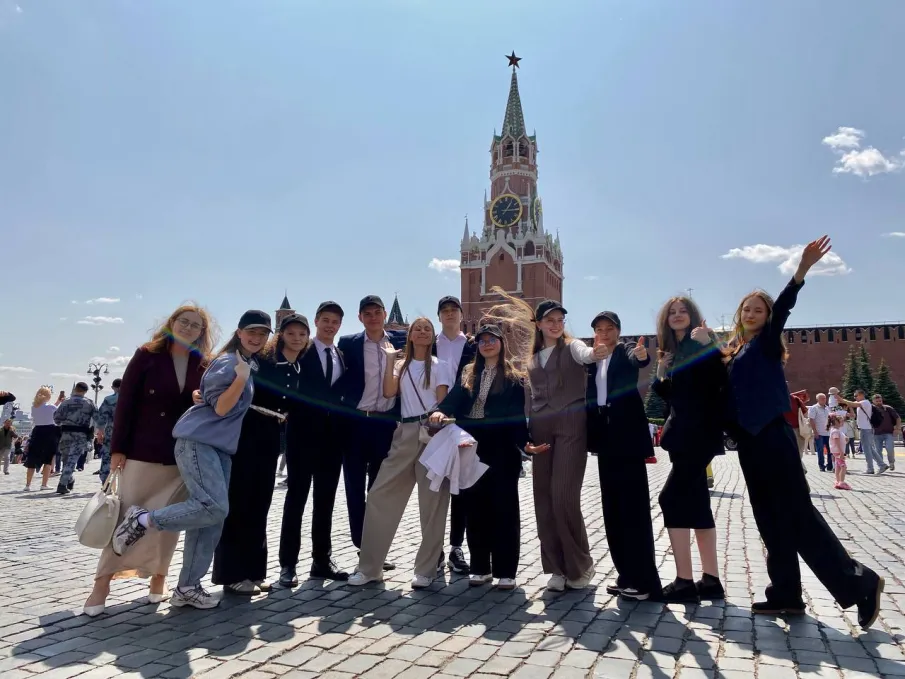 Юные дипломаты побывали на Красной площади