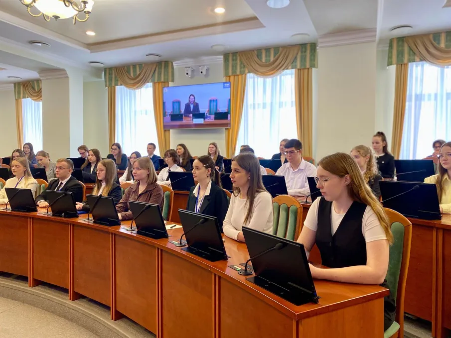 Светлана Ануфриева провела лекцию для участников проектов «Школа юного дипломата имени Ю.Е. Фокина» и «Клуб международников Нижегородской области»