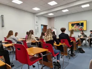 Слушатели «Школы юного дипломата» присоединились к тематическому образовательному мероприятию