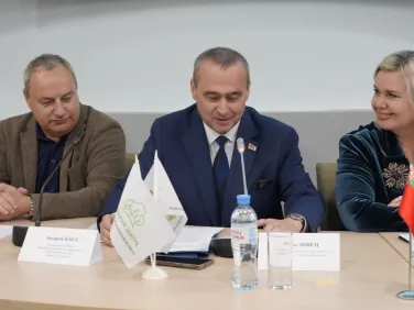 «Зелёный мост» между Россией и Беларусью: в Нижнем Новгороде обсудили экопросвещение без границ