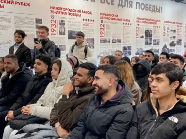 В парке Победы состоялась экскурсия для порядка 80 иностранных студентов ПИМУ из 10 стран мира