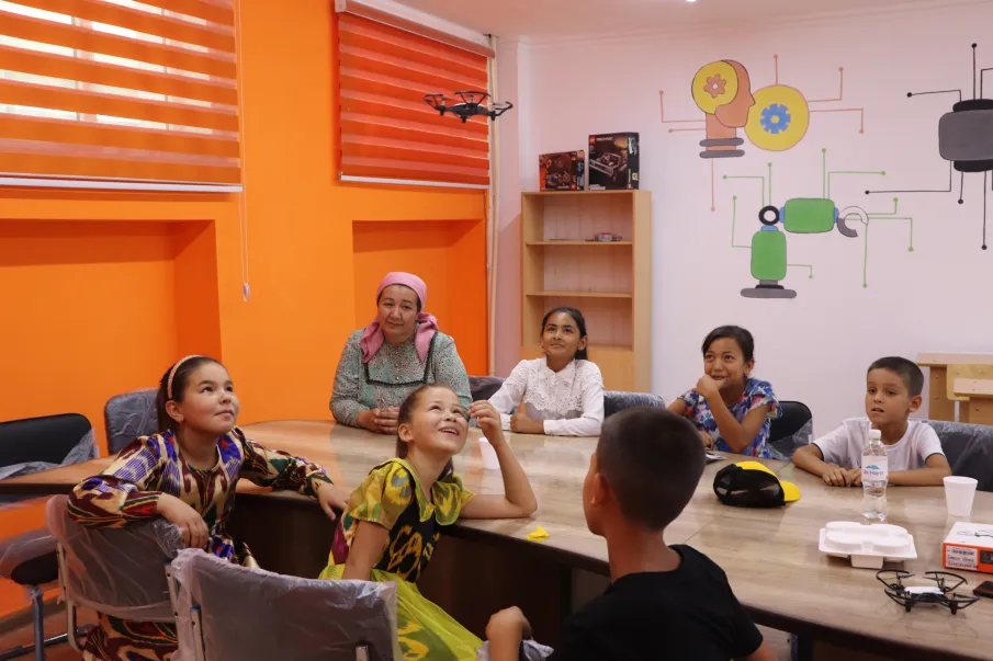 Около 500 школьников Бухарской области Узбекистана побывали на занятиях в нижегородском мобильном «Кванториуме»