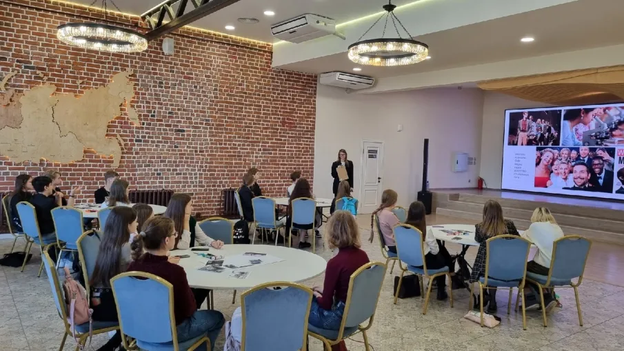 В рамках регионального проекта «Школа юного дипломата» состоялась лекция на тему "Роль фотографии в современном информационном мире"