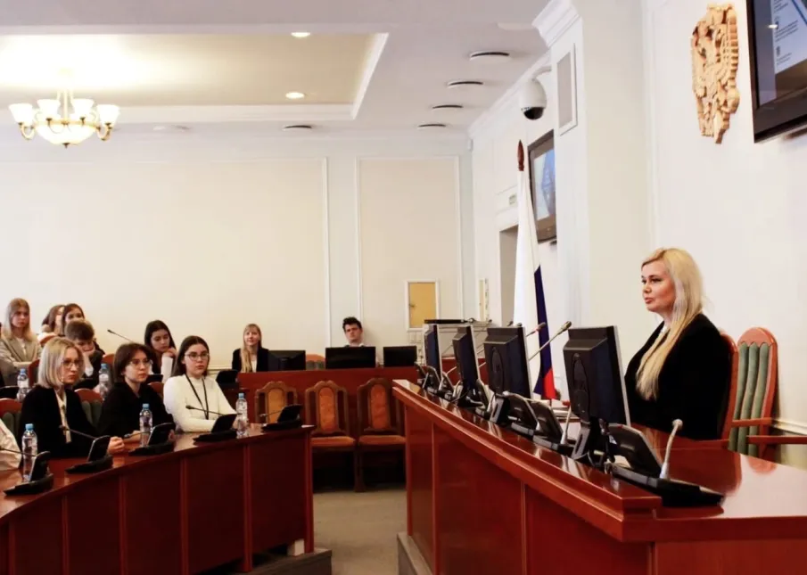 Участникам проекта «Школа юного дипломата» рассказали о международной жизни Нижегородской области