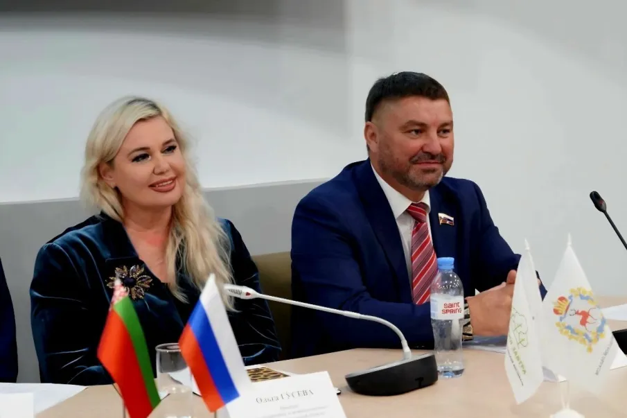 «Зелёный мост» между Россией и Беларусью: в Нижнем Новгороде обсудили экопросвещение без границ